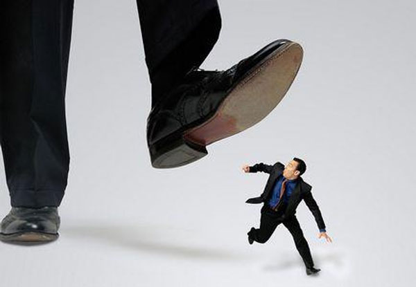 職場防小人:幾招識破職場“心理陰暗”人 職場防小人:幾招識破職場“心理陰暗”人