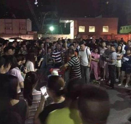 炒飯哥陳忠：南京最牛炒飯年入四十萬，生意好到驚動警察