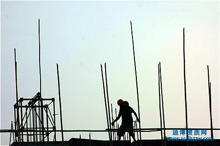 建筑資質(zhì)代辦費用受哪些因素影響?