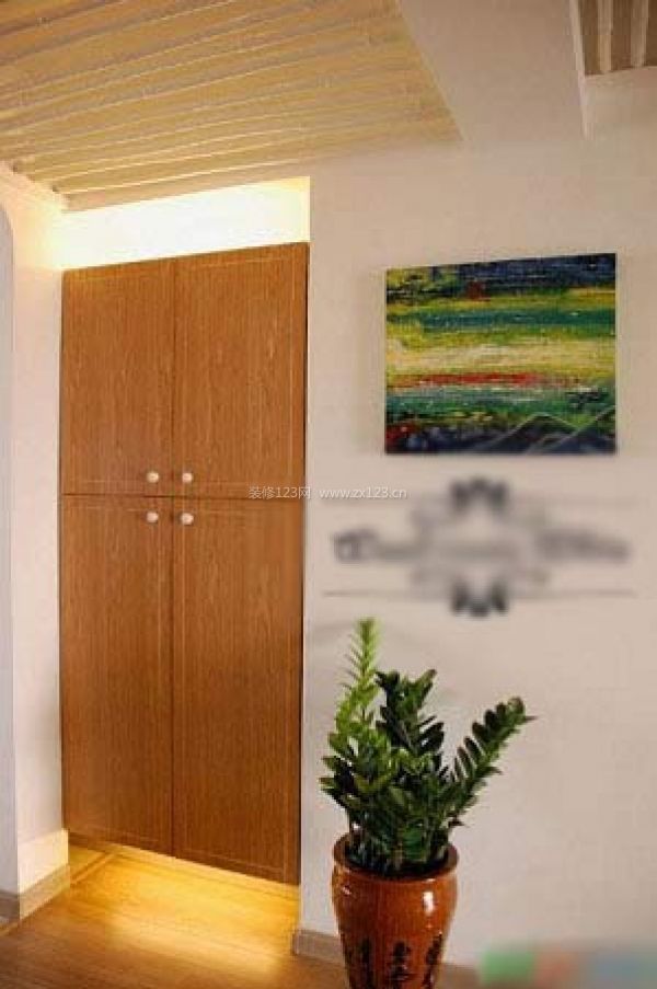 真省錢!簡約裝修打造大方玄關(guān)