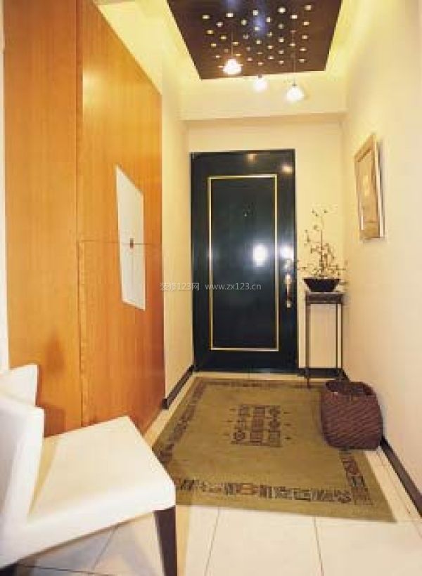 真省錢!簡約裝修打造大方玄關(guān)