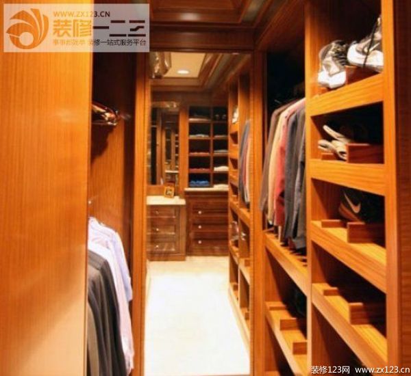 強(qiáng)大的收納功能 10個(gè)步入式衣帽間設(shè)計(jì) 強(qiáng)大的收納功能 10個(gè)步入式衣帽間設(shè)計(jì)