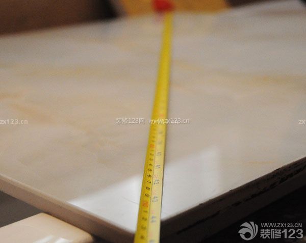 客廳瓷磚鋪貼技巧——確定瓷磚規格