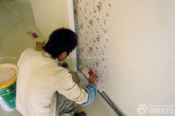 壁紙鋪貼注意事項之鋪貼時 