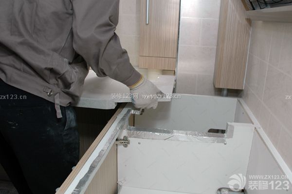 整體櫥柜安裝至臺面安裝